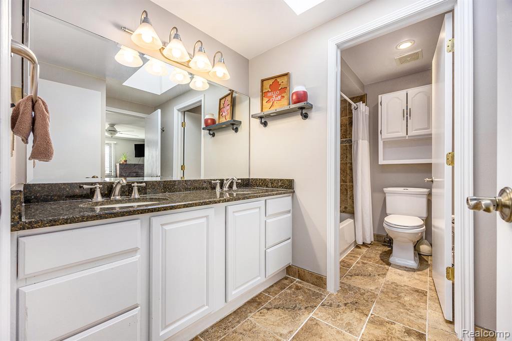 47751 Chrys Road Macomb, MI 48044 - Photo 18 of 33