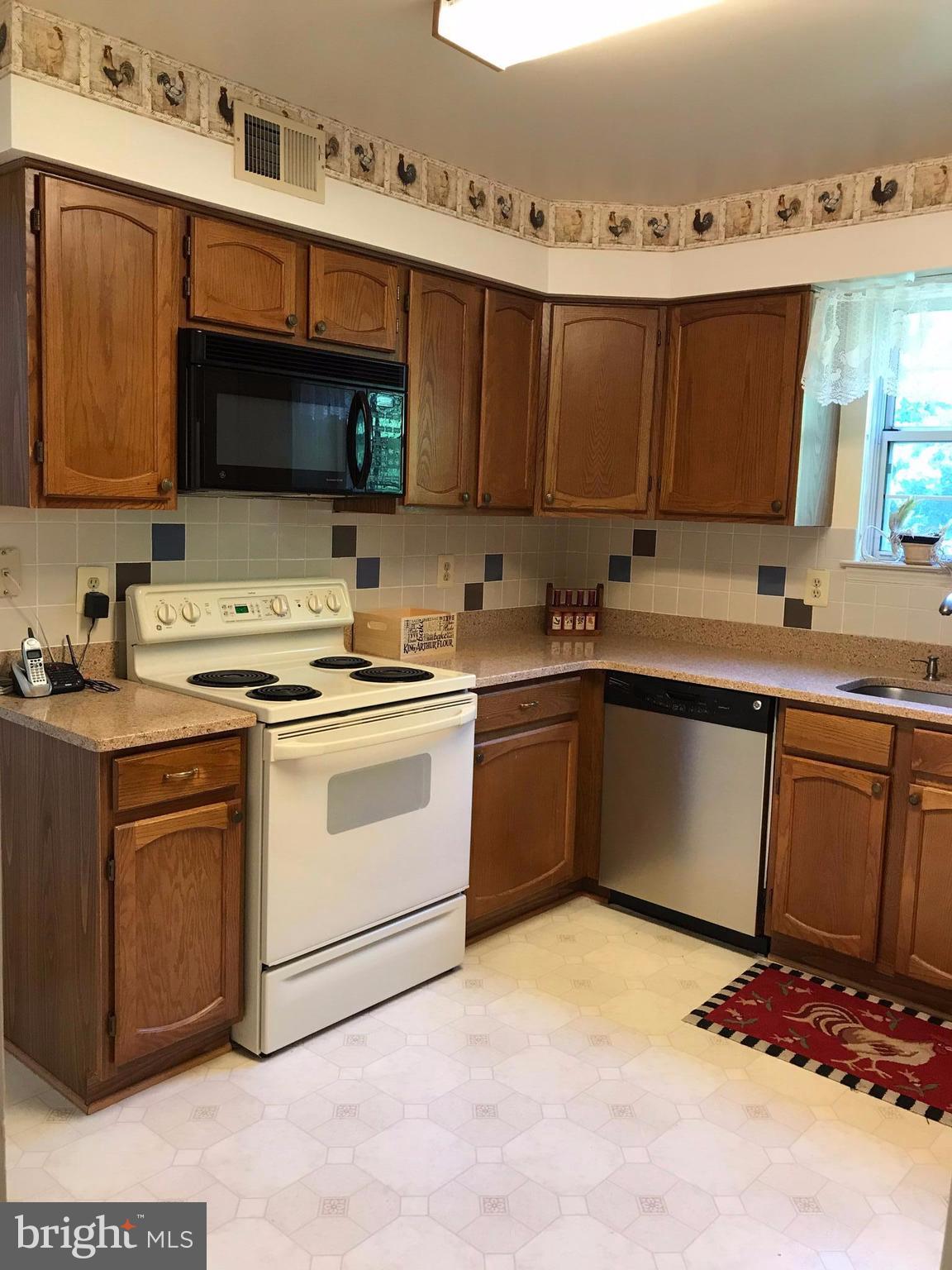 24227 Preakness Drive Damascus, MD 20872 - Photo 8 of 28 Kitchen