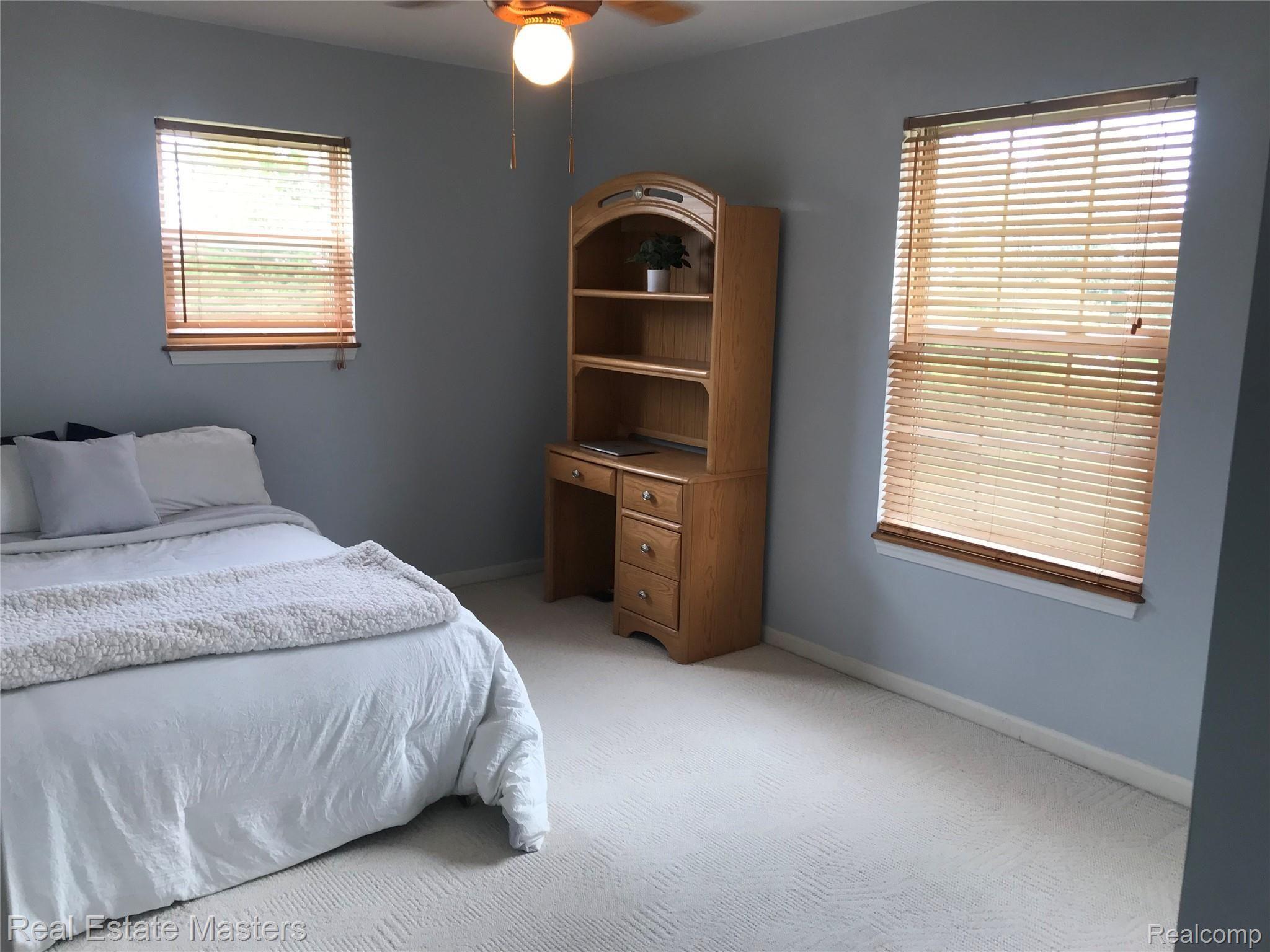 5787 State Road Fort Gratiot, MI 48059 - Photo 13 of 26 s21.jpg