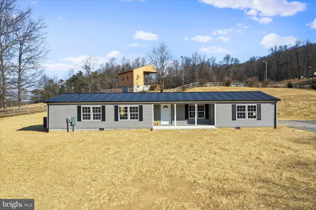 $299,999 | 101 Barbeque Drive, Berkeley Springs, WV 25411
