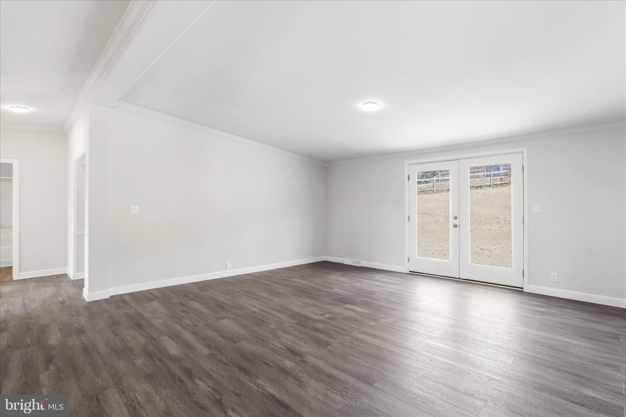 101 Barbeque Drive Berkeley Springs, WV 25411 - Photo 4 of 41