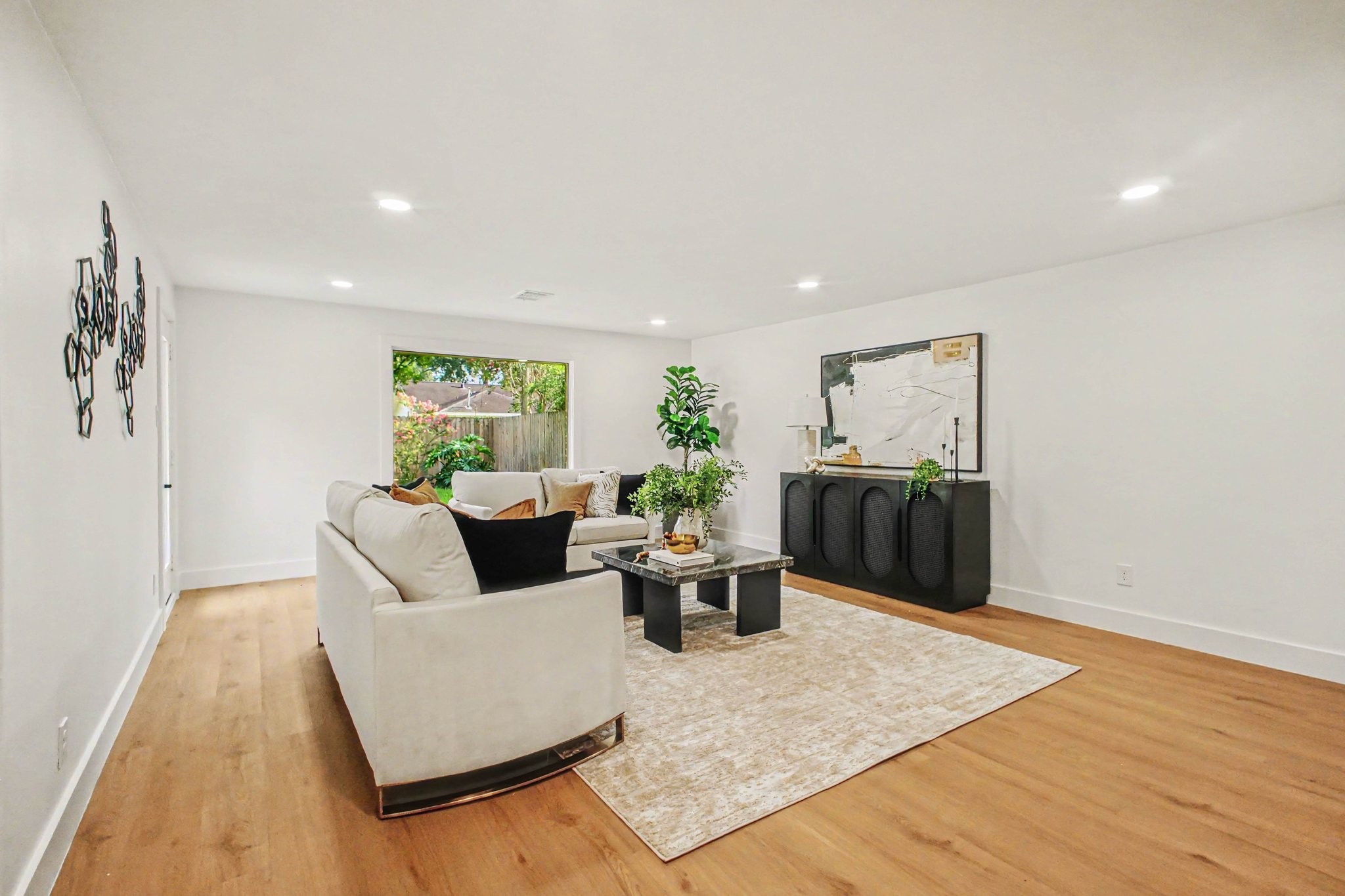 5443 Redstart Street Houston, TX 77096 - Photo 13 of 36