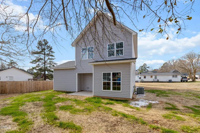 $275,000 | 325 South Baker Street, Four Oaks, NC 27524