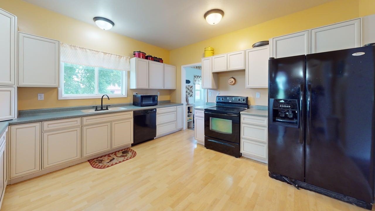 8611 South Wise Road Shepherd, MI 48883 - Photo 31 of 36