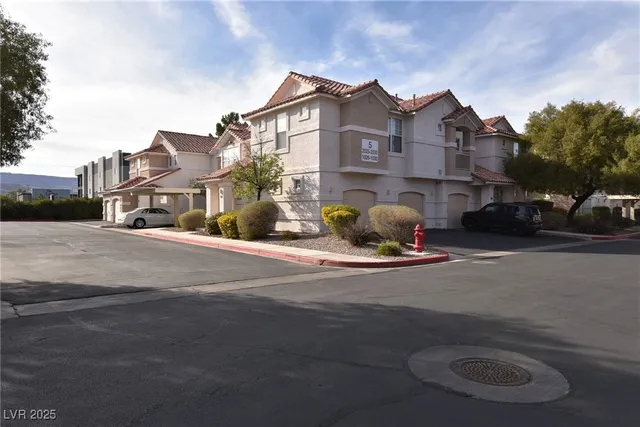 $1,550 | 8555 West Russell Road, Unit 2026, Las Vegas, NV 89113