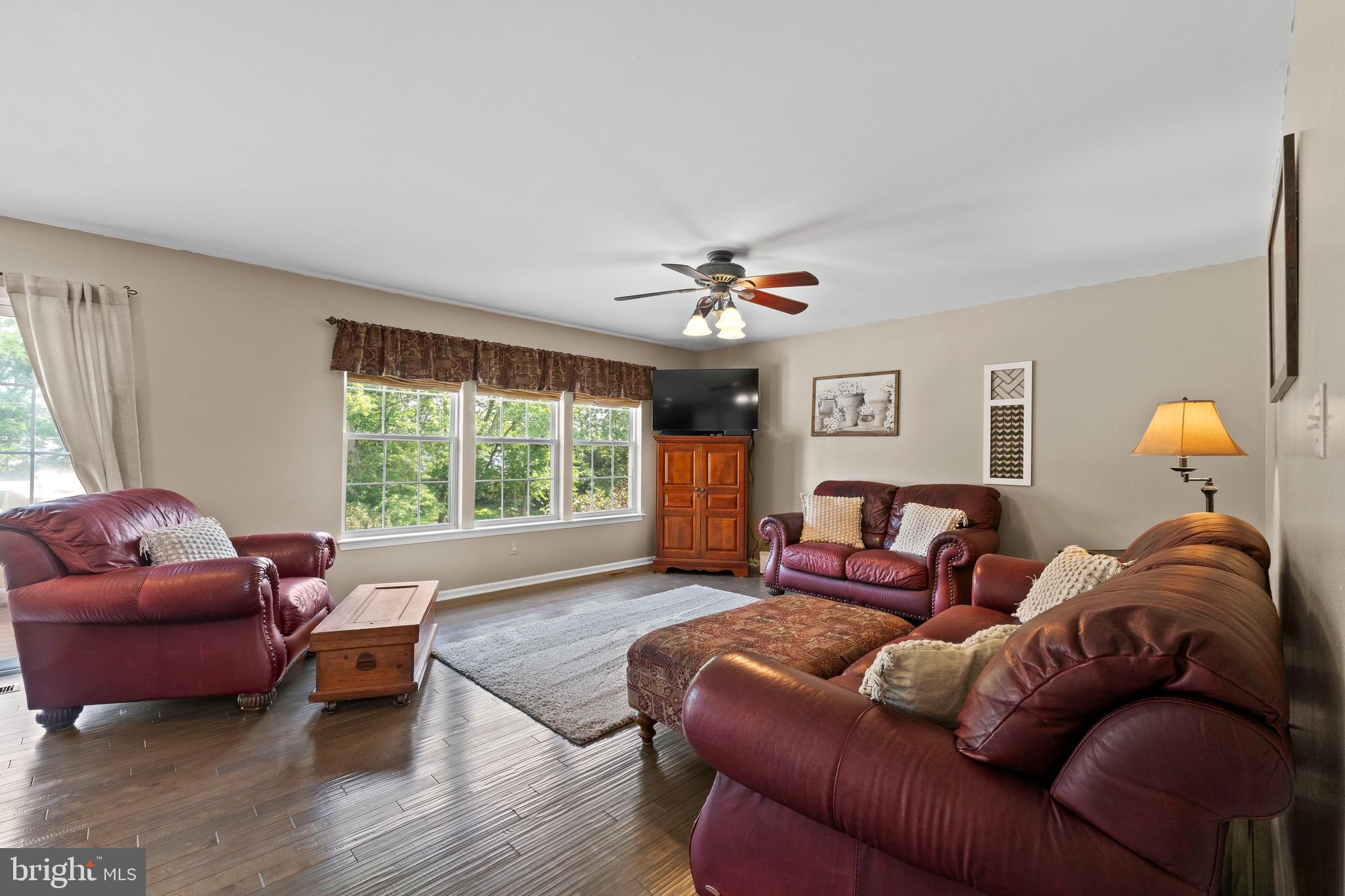 2532 Brooke Road Pennsburg, PA 18073 - Photo 16 of 59 Family roon