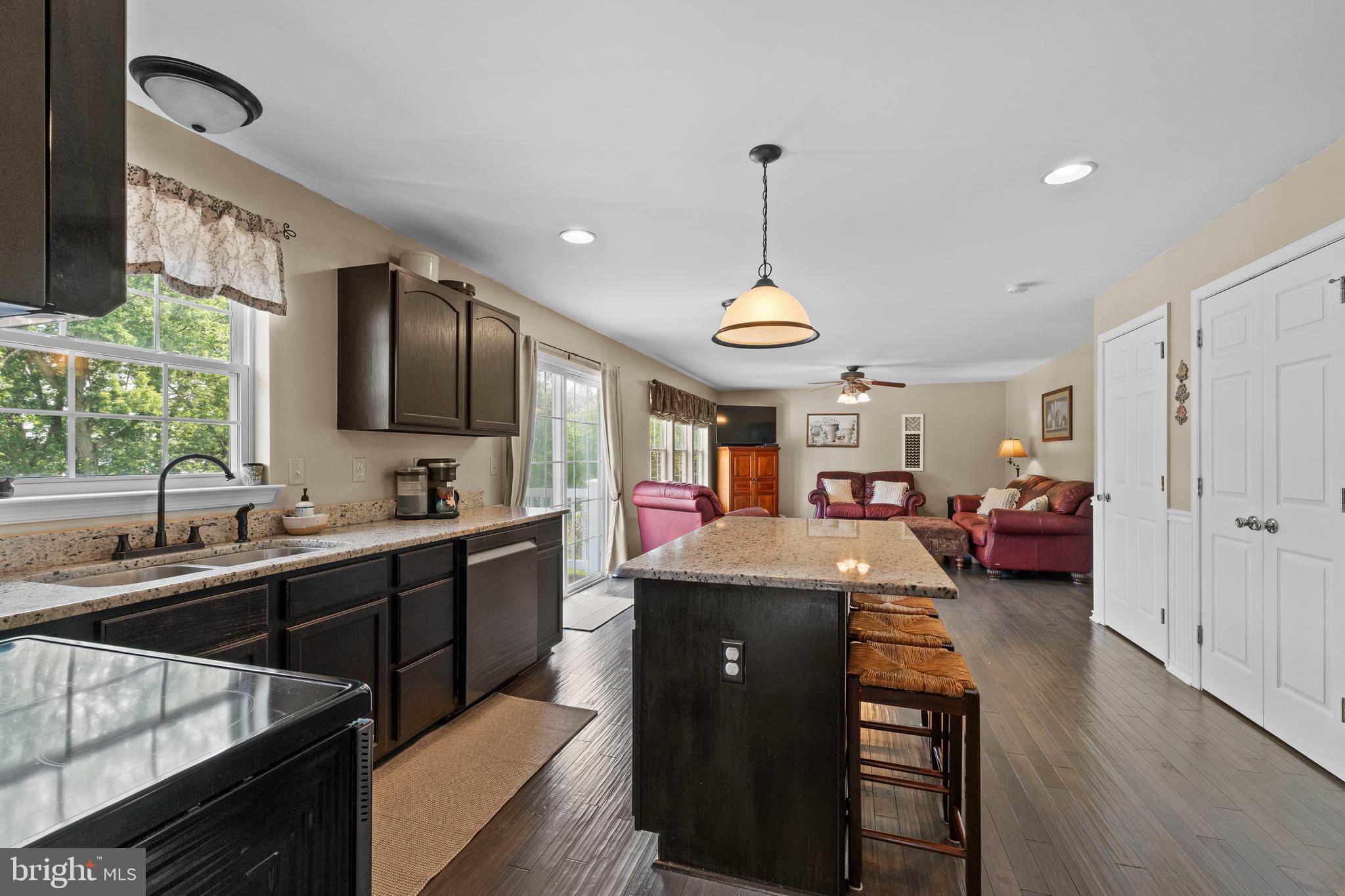2532 Brooke Road Pennsburg, PA 18073 - Photo 22 of 59 Kitchen with granite counters