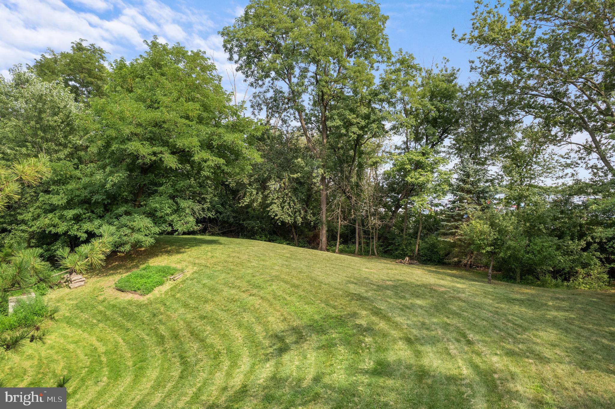 2532 Brooke Road Pennsburg, PA 18073 - Photo 52 of 59 Gallery Image 52
