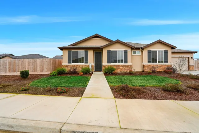 $405,000 | 3125 Seymour Street, Tulare, CA 93274