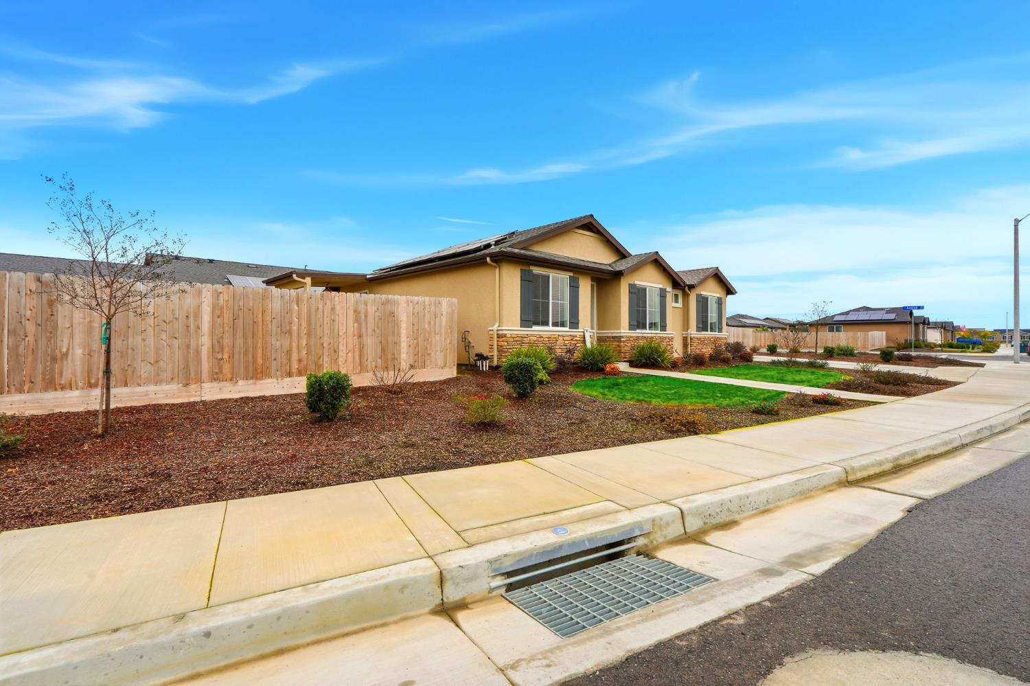 3125 Seymour Street Tulare, CA 93274 - Photo 6 of 52