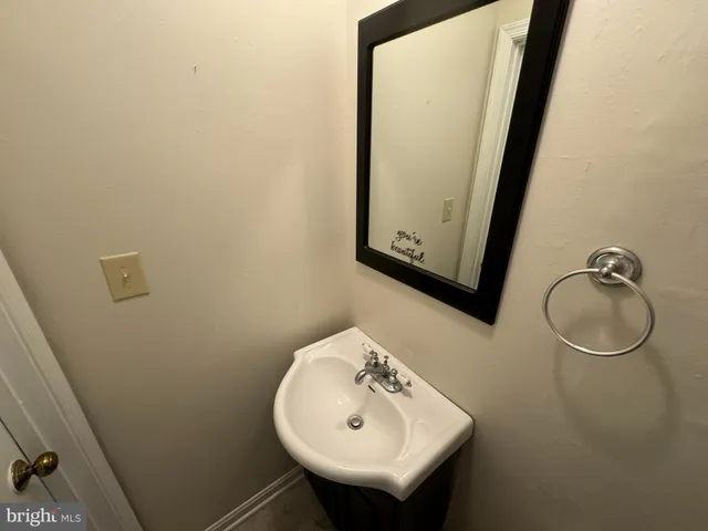 $1,595 | 205 Little River Drive, Winchester, VA 22602