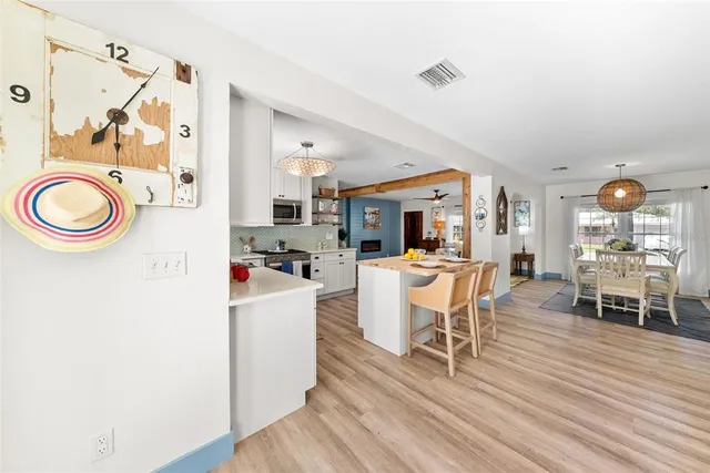 $1,050,000 | 759 Lantana Avenue, Clearwater Beach, FL 33767