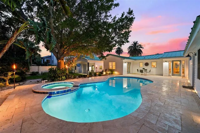 $1,050,000 | 759 Lantana Avenue, Clearwater Beach, FL 33767