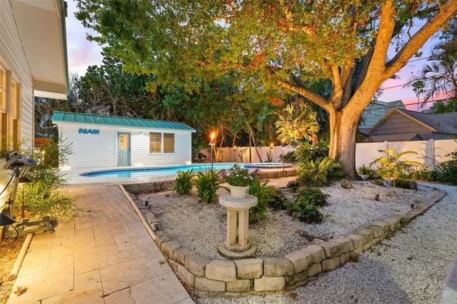 $1,050,000 | 759 Lantana Avenue, Clearwater Beach, FL 33767