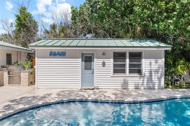 $1,050,000 | 759 Lantana Avenue, Clearwater Beach, FL 33767