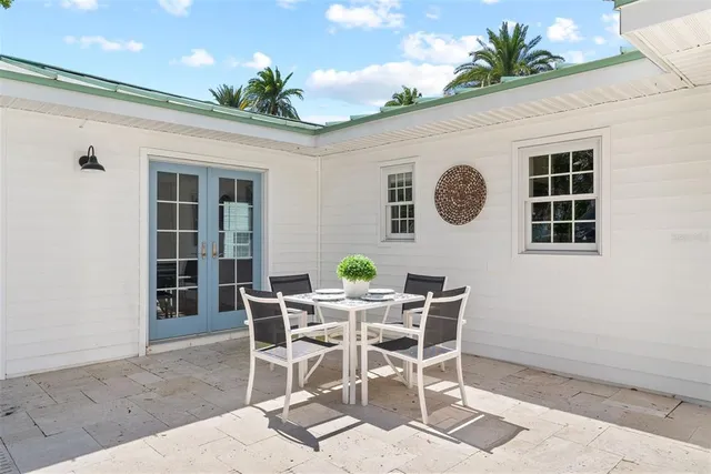 $1,050,000 | 759 Lantana Avenue, Clearwater Beach, FL 33767