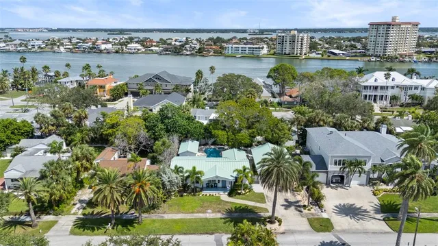 $1,050,000 | 759 Lantana Avenue, Clearwater Beach, FL 33767