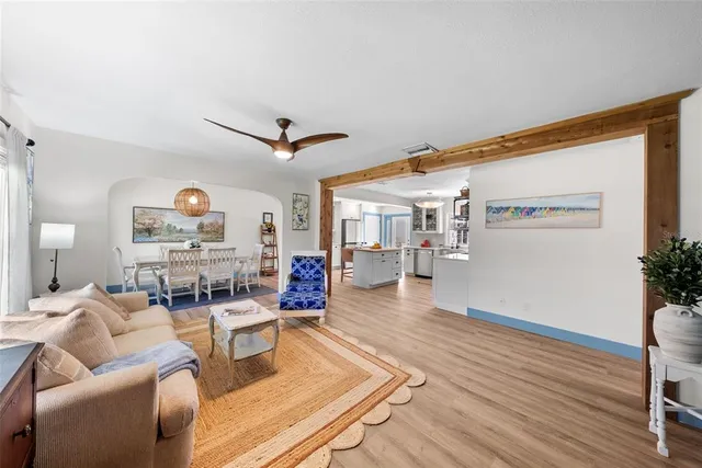 $1,050,000 | 759 Lantana Avenue, Clearwater Beach, FL 33767