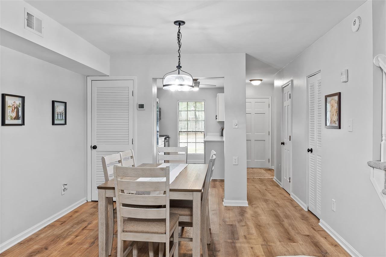 1327 Springlawn Court Raleigh, NC 27609 - Photo 4 of 15 Photo 4