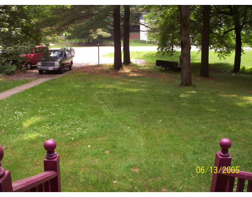 52 Brookfield Road Sturbridge, MA 01518 - Photo 4 of 7