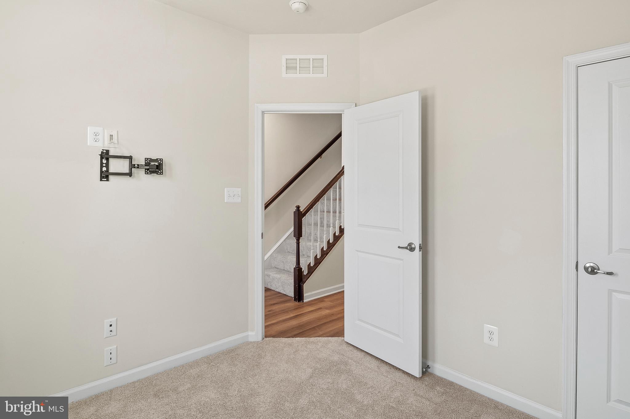 7519 Mundell Road Hanover, MD 21076 - Photo 5 of 34 Gallery Image 5