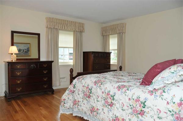 3 Swarthmore Road Wellesley, MA 02482 - Photo 12 of 20 Gallery Image 12