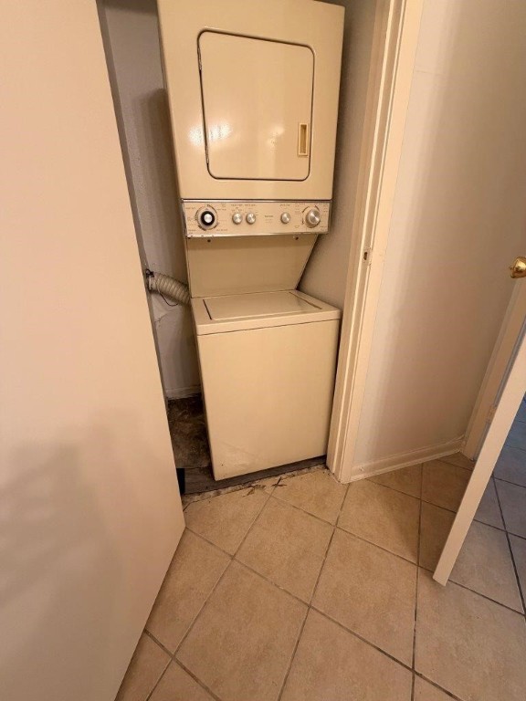 7901 Cambridge Street, Unit 25 Houston, TX 77054 - Photo 13 of 18 a utility room with dryer and washer