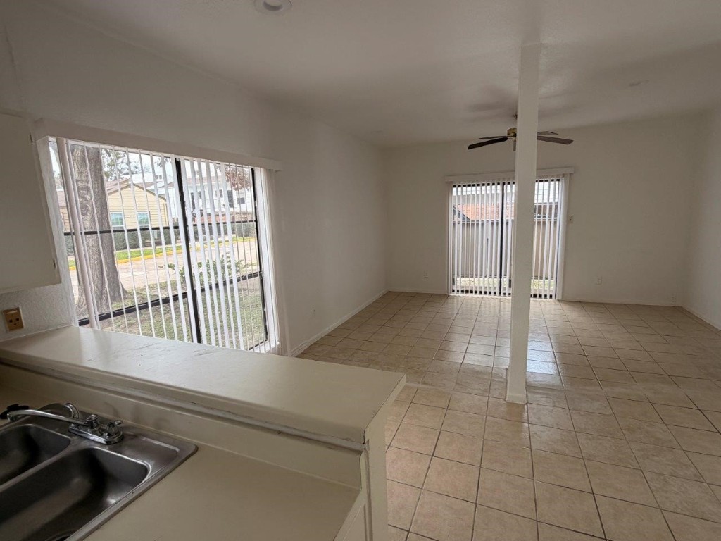7901 Cambridge Street, Unit 25 Houston, TX 77054 - Photo 7 of 18 a view of a room with gym equipment