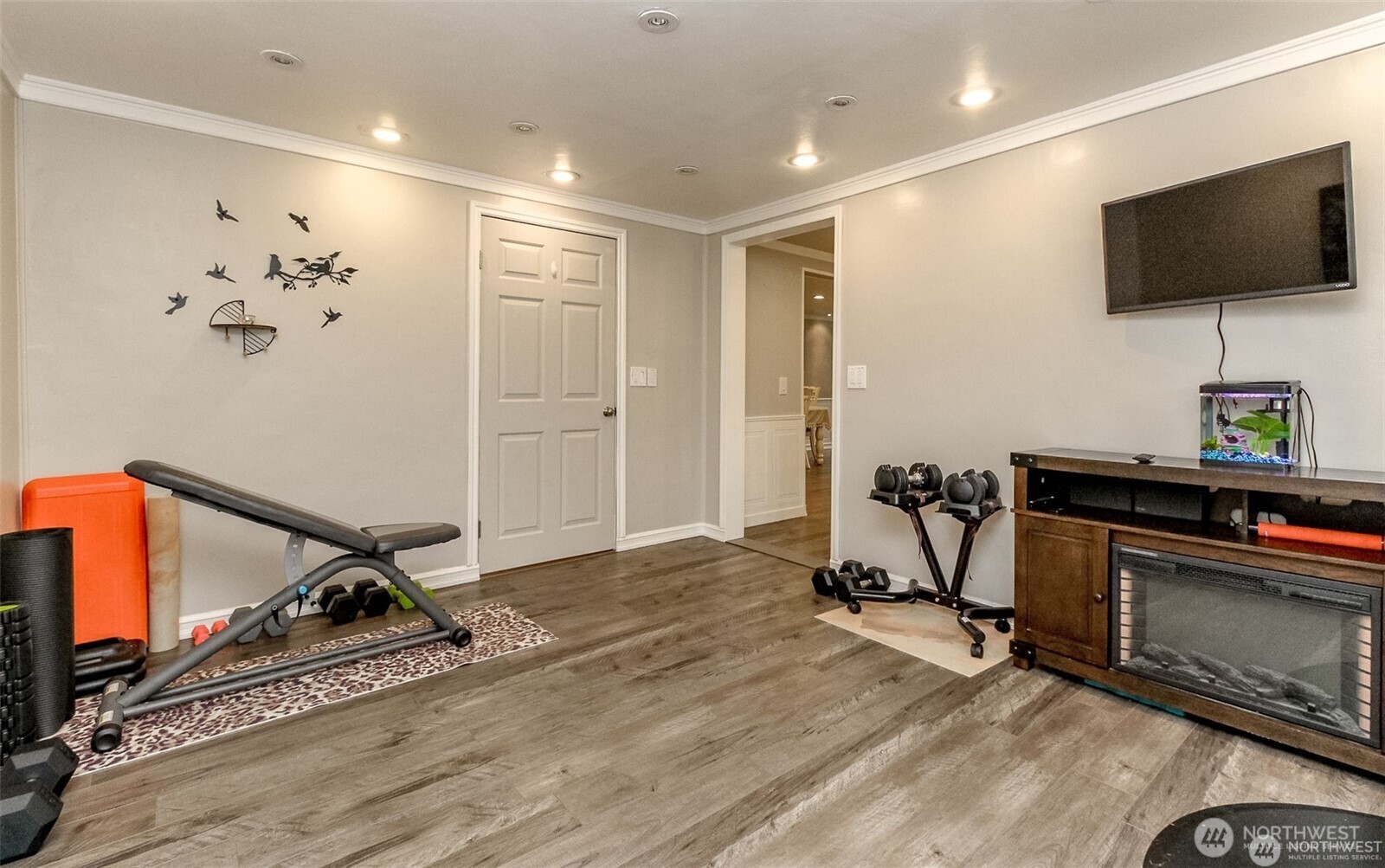 609 Hill Road Aberdeen, WA 98520 - Photo 21 of 38 a view of a livingroom with furniture and a flat screen tv