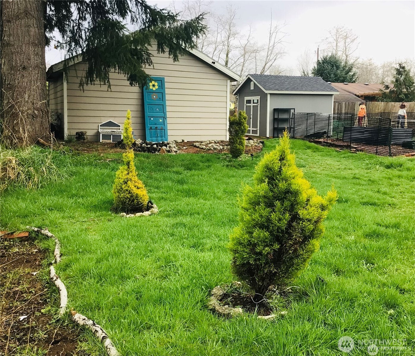 609 Hill Road Aberdeen, WA 98520 - Photo 37 of 38 a house view with a garden space