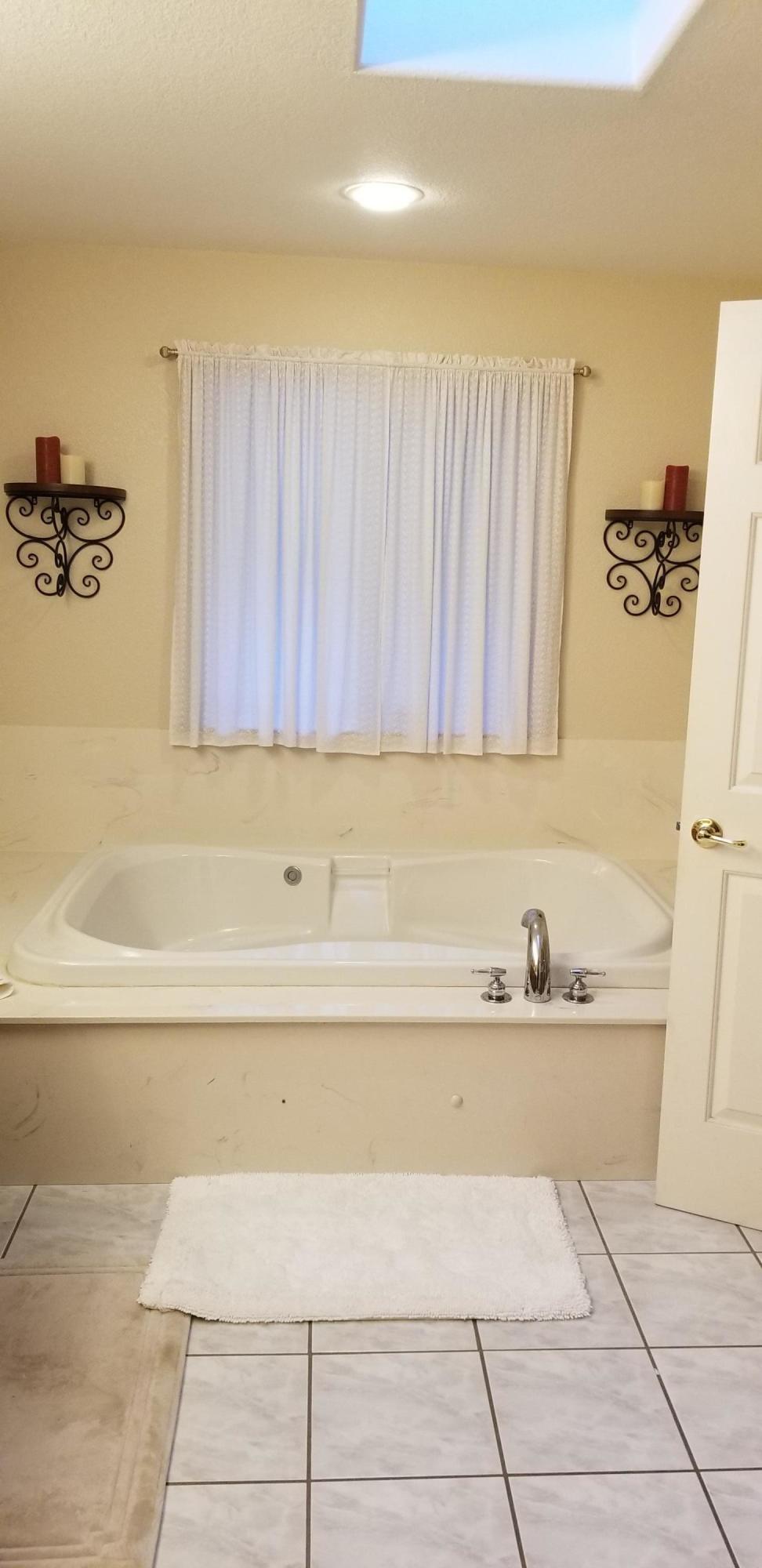 975 Waldo Road O'Brien, OR 97534 - Photo 20 of 27 22 MASTER TUB