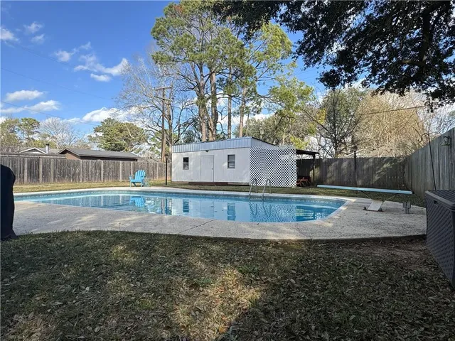 $219,999 | 907 Snow White Drive, Alexandria, LA 71303
