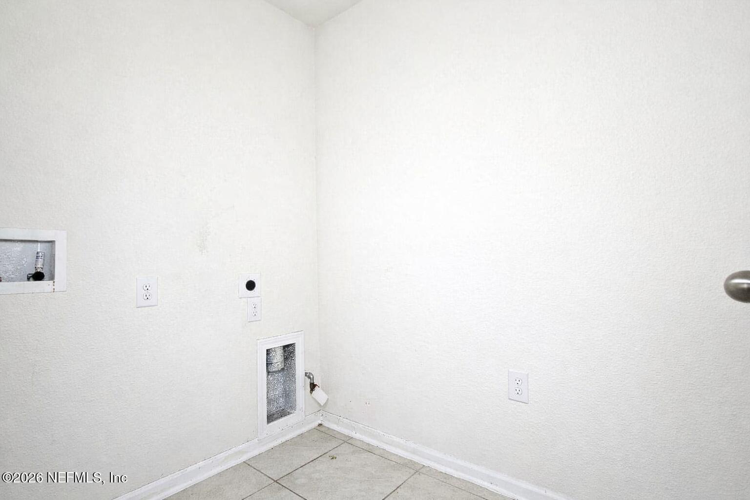 86226 Mainline Road Yulee, FL 32097 - Photo 6 of 22 a small space with a window