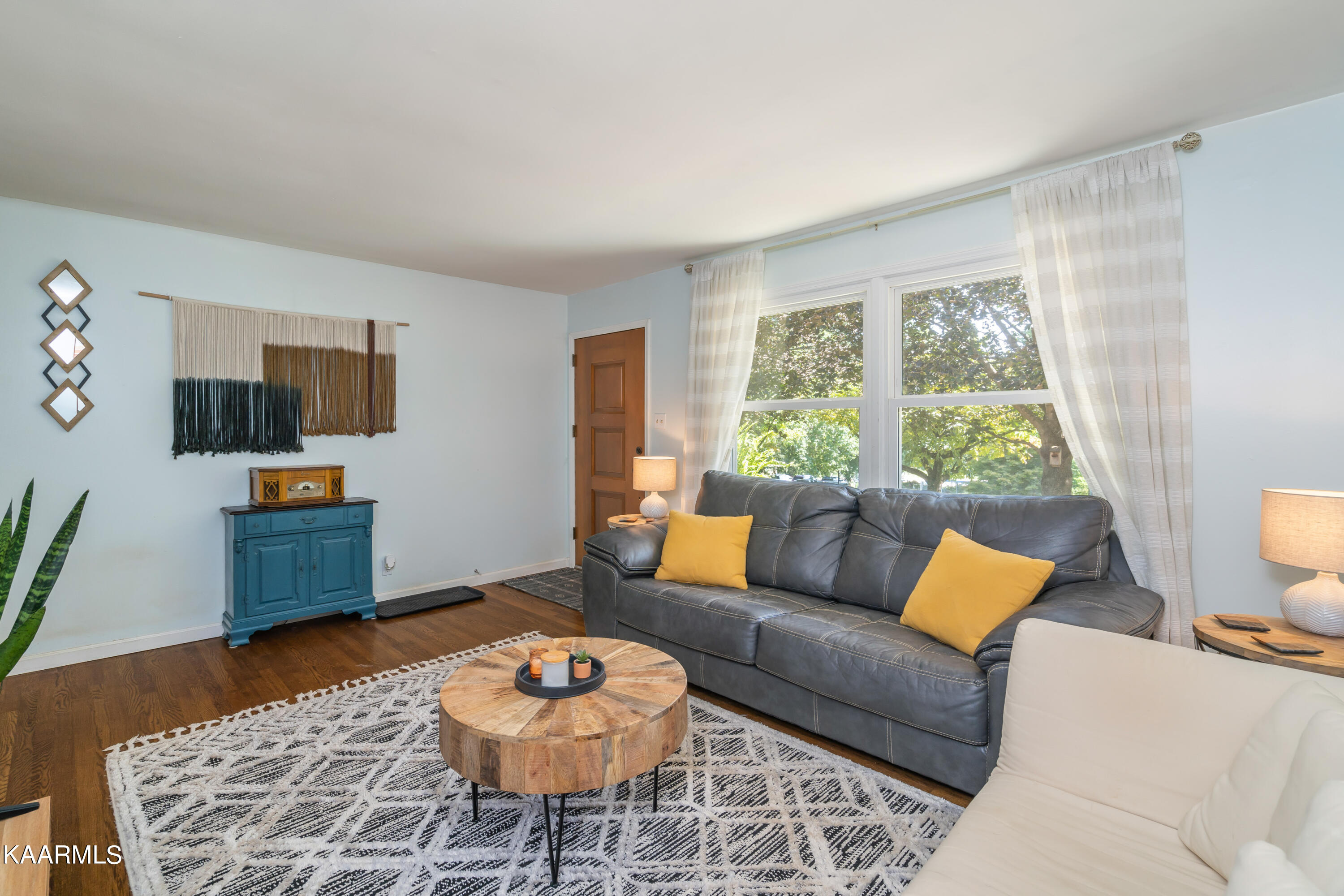 4029 Sullivan Road Knoxville, TN 37921 - Photo 8 of 33 Great Light!