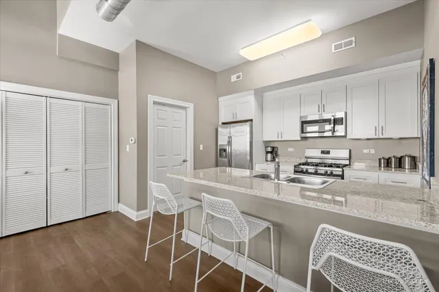 $1,750 | 364 South Main Street, Unit 364, Bartlett, IL 60103