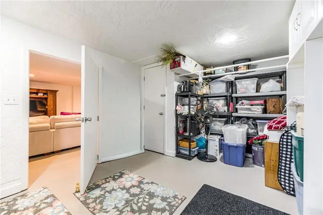 $425,000 | 12557 West 82nd Terrace, Lenexa, KS 66215