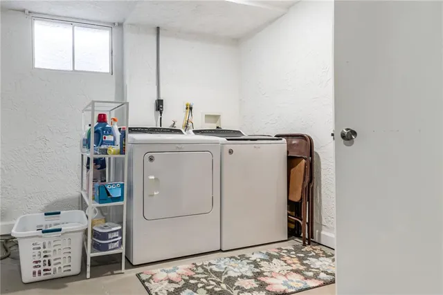 $425,000 | 12557 West 82nd Terrace, Lenexa, KS 66215