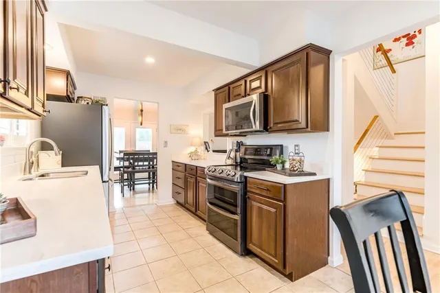 $425,000 | 12557 West 82nd Terrace, Lenexa, KS 66215