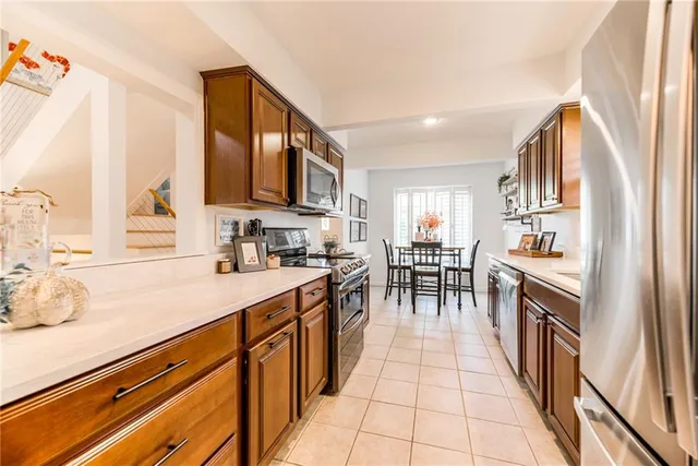 $425,000 | 12557 West 82nd Terrace, Lenexa, KS 66215