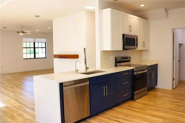 $475,000 | 15489 Summit Pl Circle, Unit 302, Naples, FL 34119