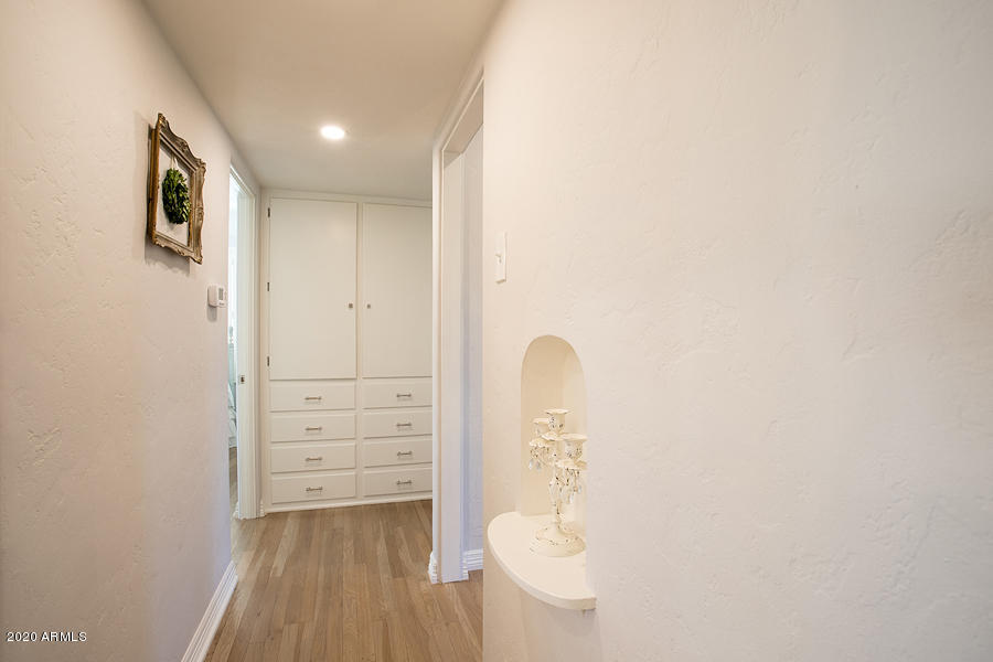513 West Granada Road Phoenix, AZ 85003 - Photo 17 of 39 Hall