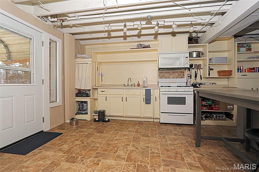 5211 Highway 72 Jackson, MO 63755 - Photo 45 of 49