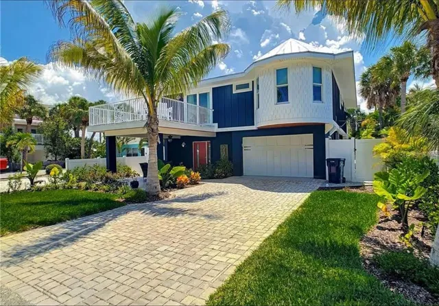 $3,895,000 | 111 Cedar Avenue, Anna Maria, FL 34216