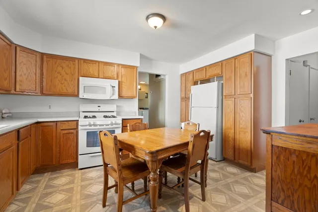 $339,000 | 7306 West 115th Street, Worth, IL 60482