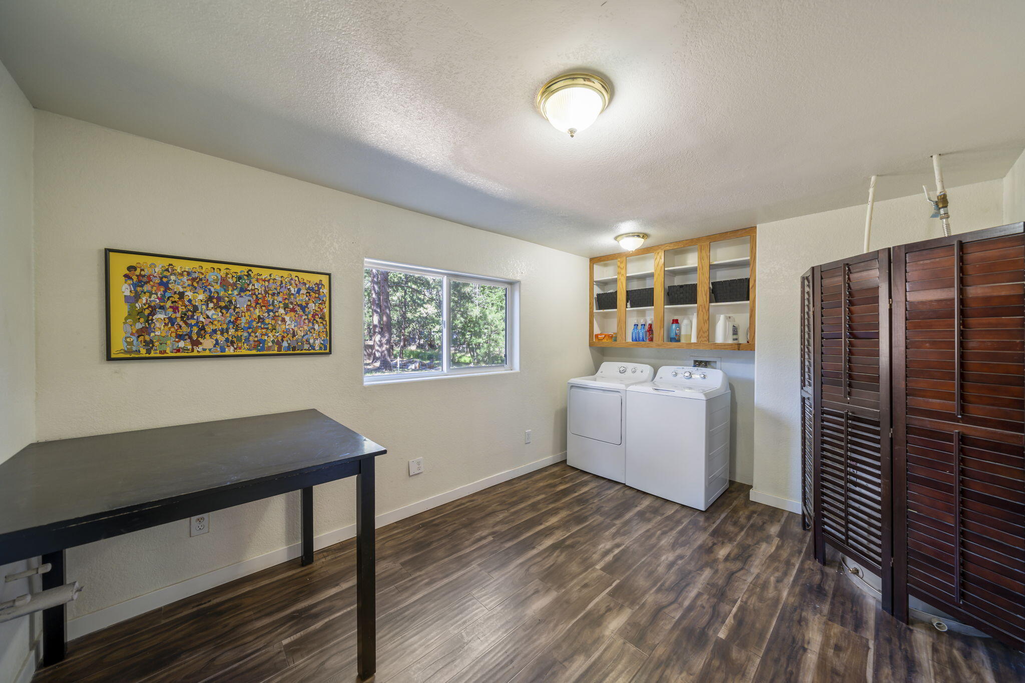 19254 Galen Road Bend, OR 97702 - Photo 21 of 53 Large Laundry/mud/utility room. Large enough space for multiple uses.