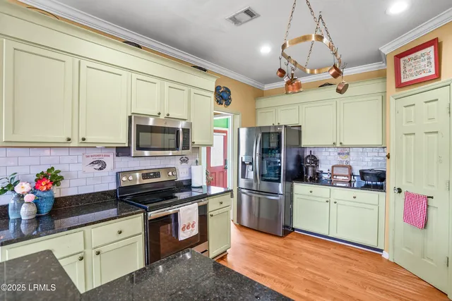 $649,000 | 8 East River Drive, Beaufort, SC 29907