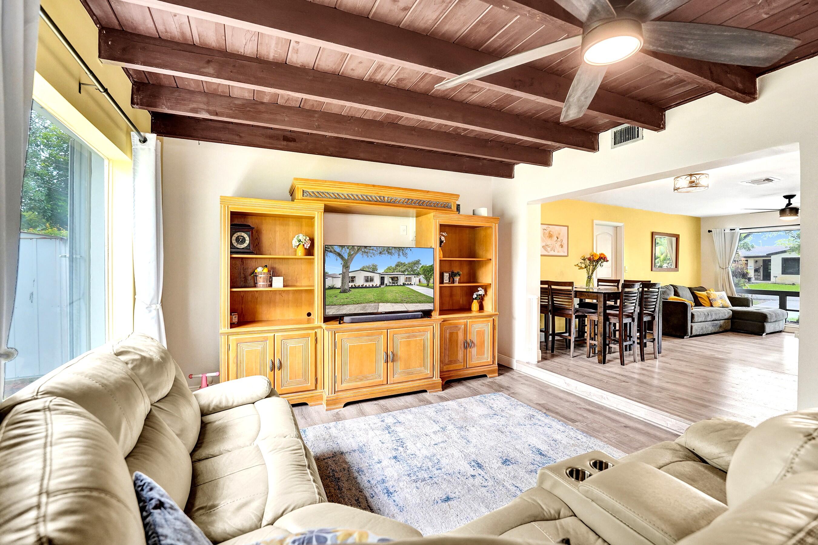 1341 North 30th Road Hollywood, FL 33021 - Photo 25 of 61 DSC08360