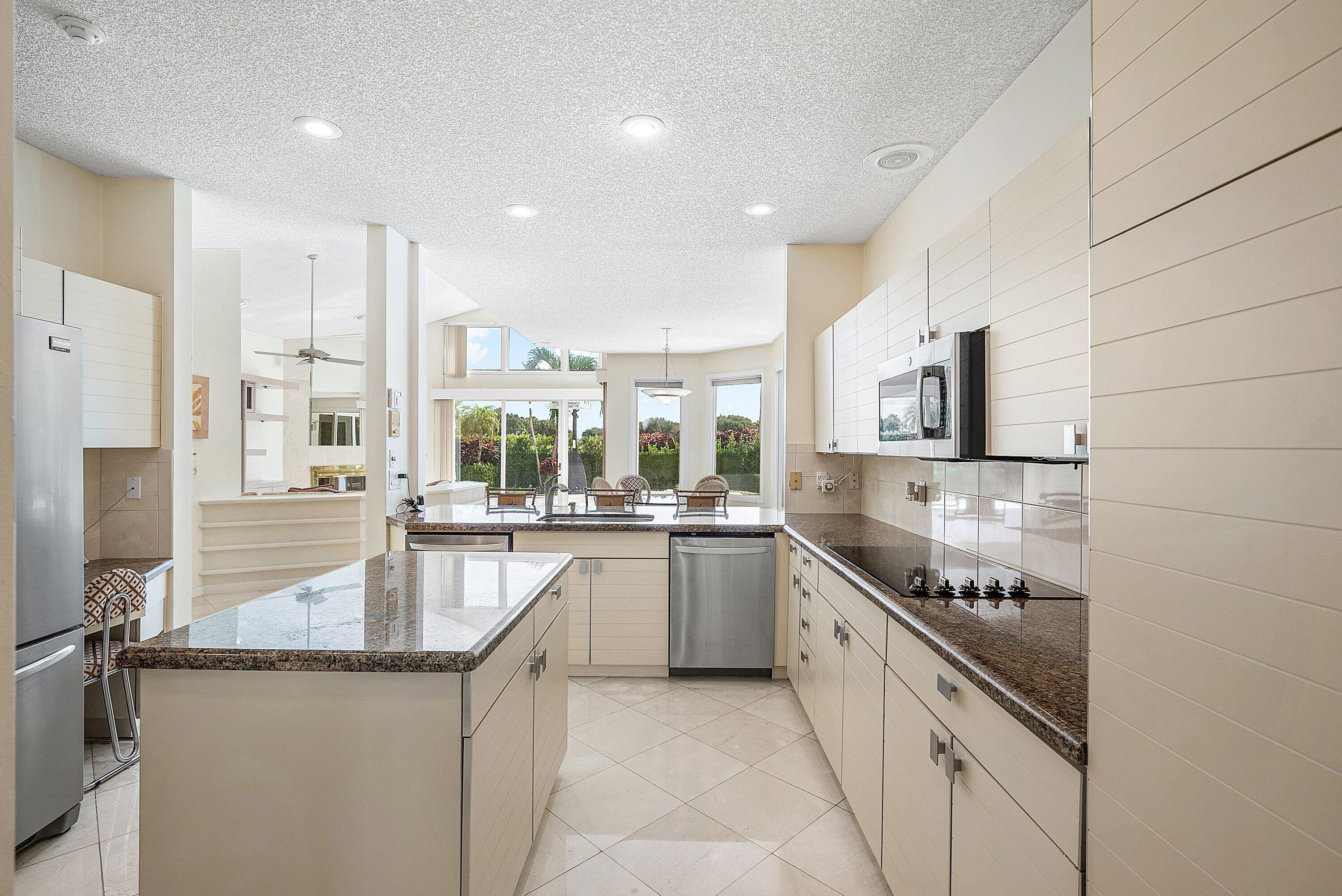 4879 Bocaire Boulevard Boca Raton, FL 33487 - Photo 17 of 64 014-4879BocaireBoulevard-BocaRaton-FL-33