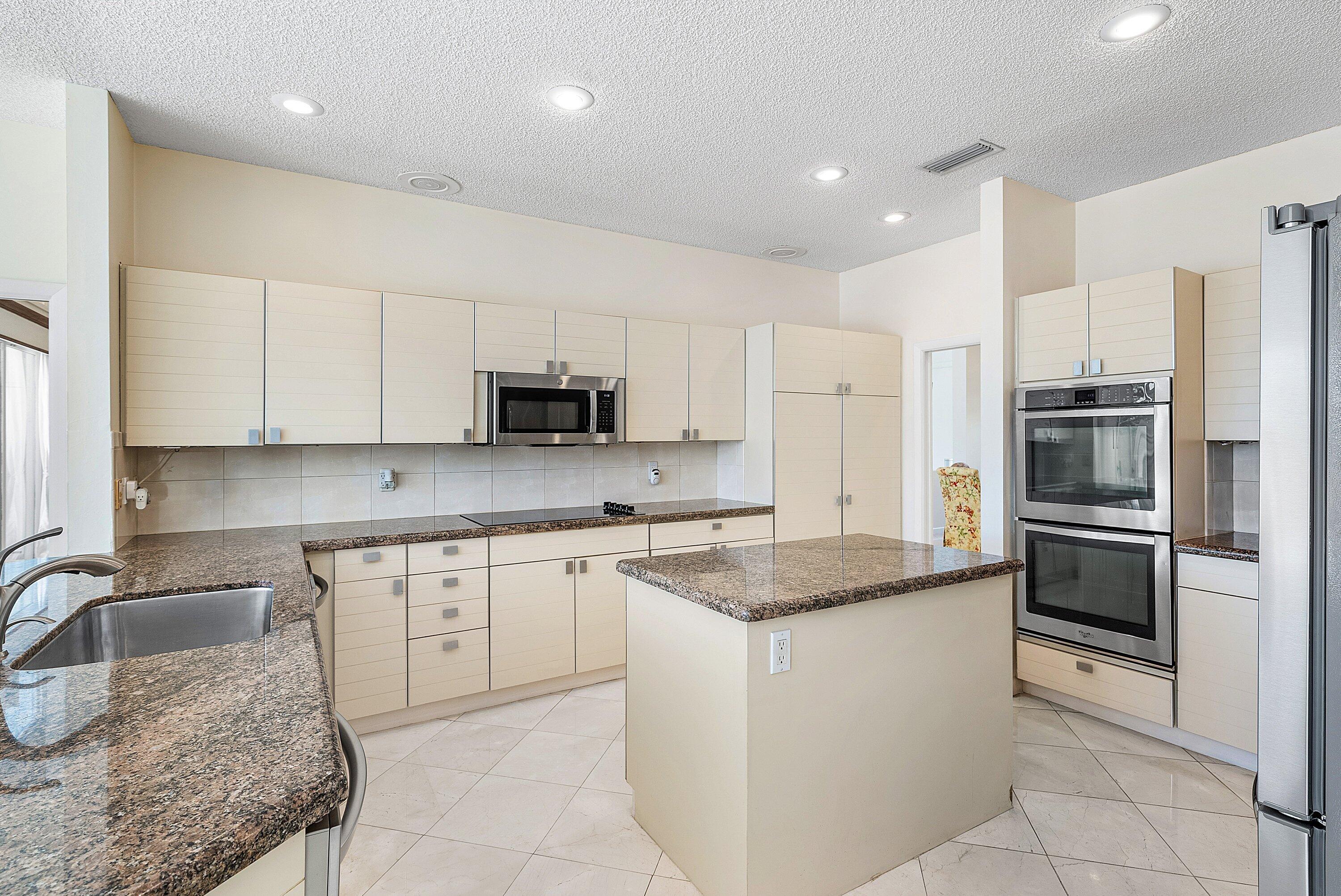 4879 Bocaire Boulevard Boca Raton, FL 33487 - Photo 19 of 64 016-4879BocaireBoulevard-BocaRaton-FL-33