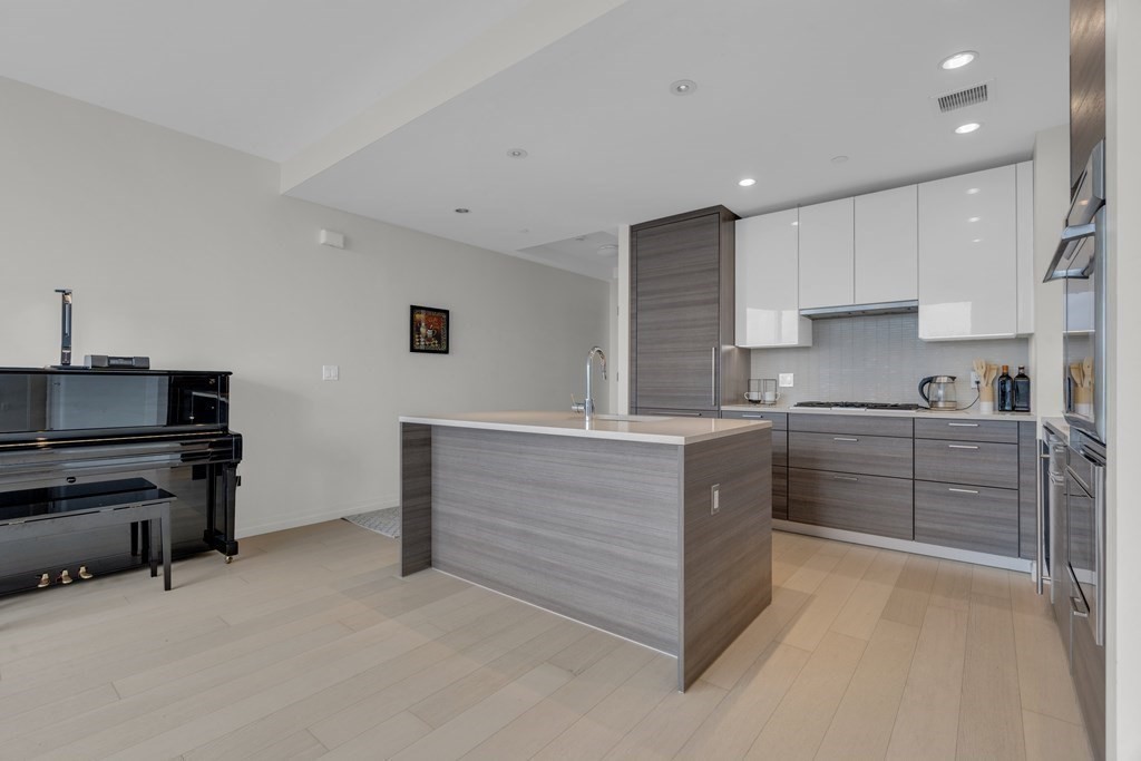 1 Franklin Street, Unit 3212 Boston, MA 02110 - Photo 7 of 27